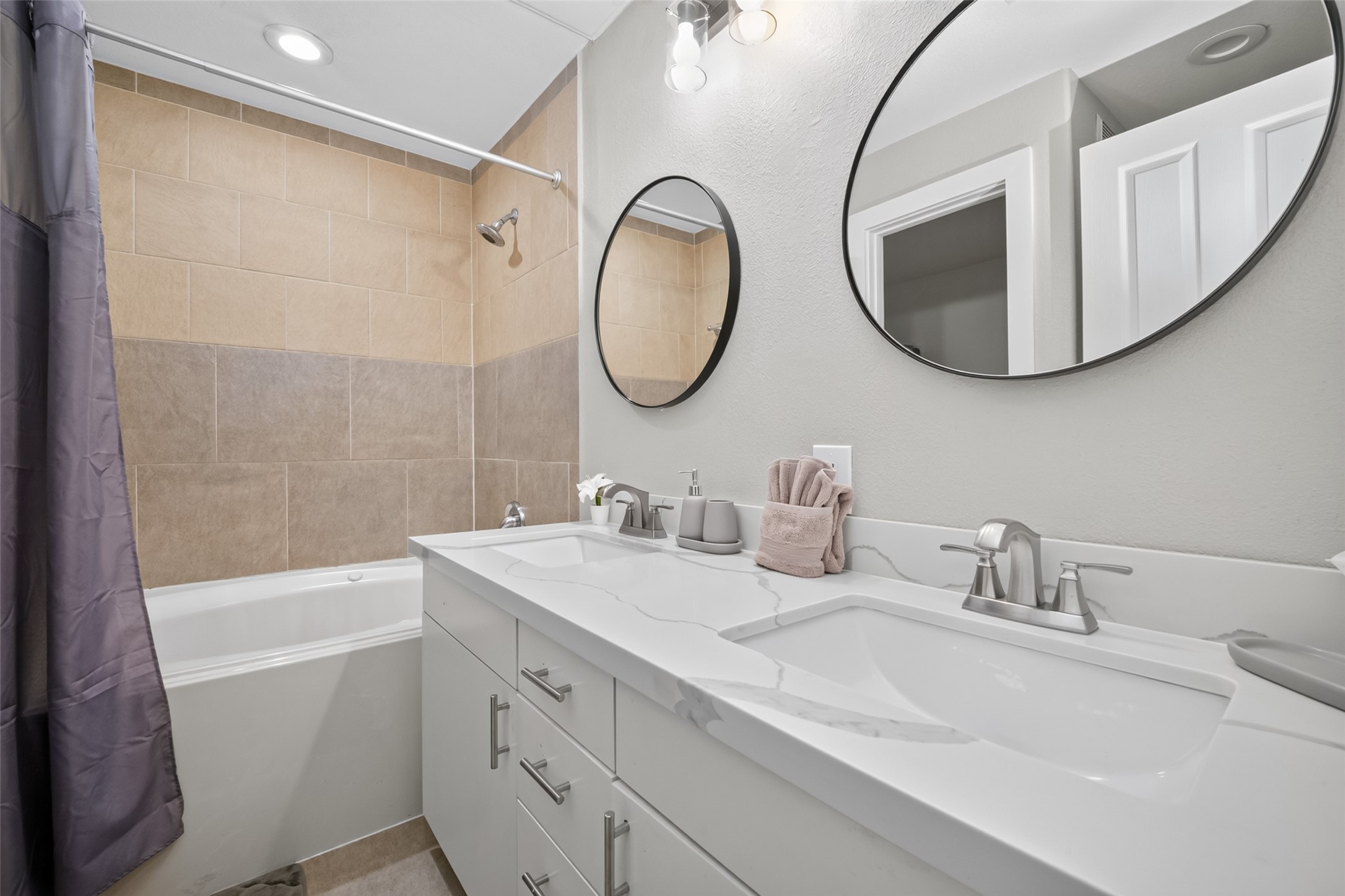 2216 Chenevert Street, Unit 7 Houston, TX 77003 - Photo 13 of 19