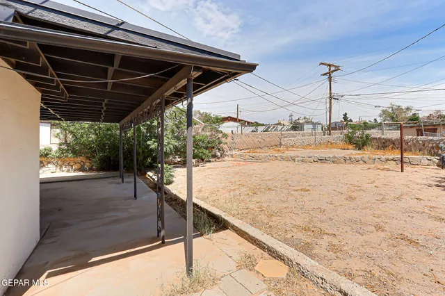 $210,000 | 2004 Howze Street, El Paso, TX 79903