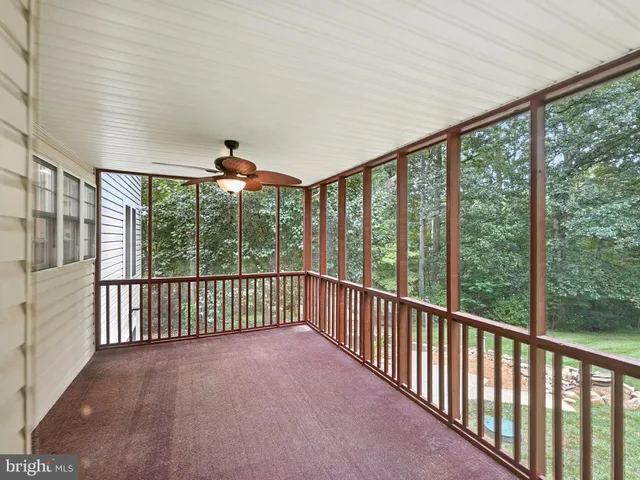 a view of entryway with a front door