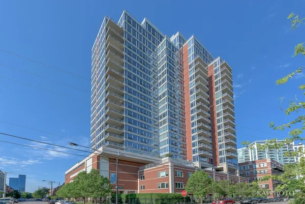 $649,000 | 1600 South Prairie Avenue, Unit 2309, Chicago, IL 60616