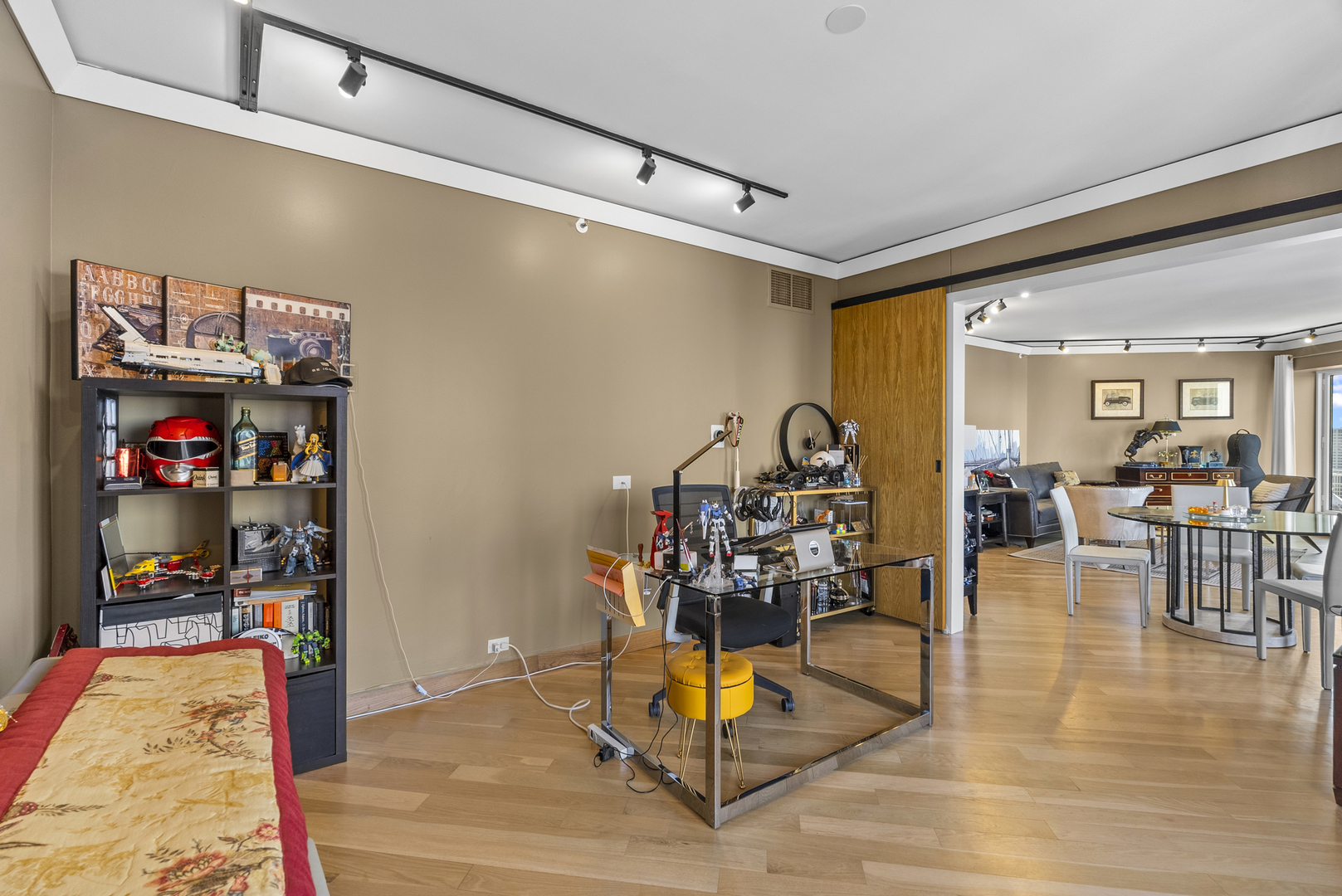 950 North Michigan Avenue, Unit 3704 Chicago, IL 60611 - Photo 16 of 33 a view of a livingroom with furniture and toys