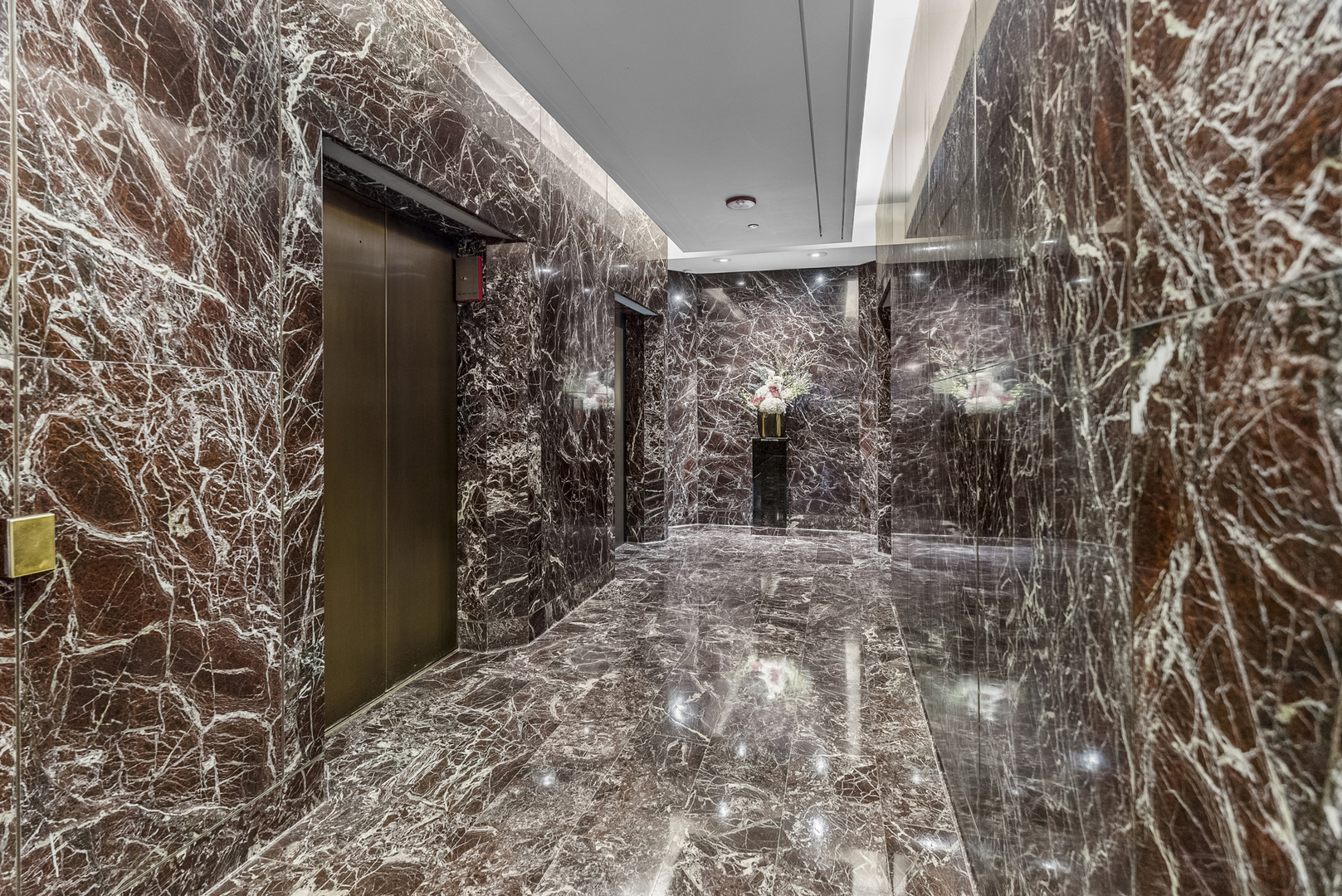 950 North Michigan Avenue, Unit 3704 Chicago, IL 60611 - Photo 6 of 33 a view of a backyard