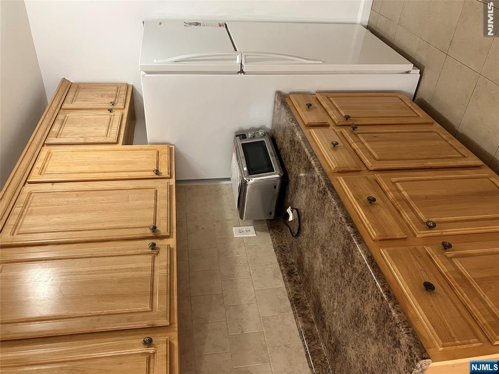 154 Rothwell Avenue, Unit 2B Cliffside Park, NJ 07010 - Photo 16 of 17