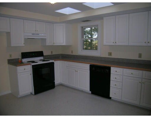 7 Cold Spring Road North Reading, MA 01864 - Photo 2 of 5 Gallery Image 2