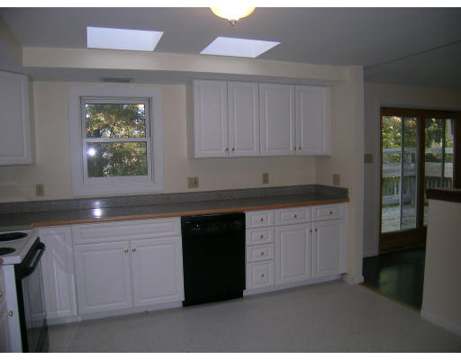 7 Cold Spring Road North Reading, MA 01864 - Photo 3 of 5 Gallery Image 3