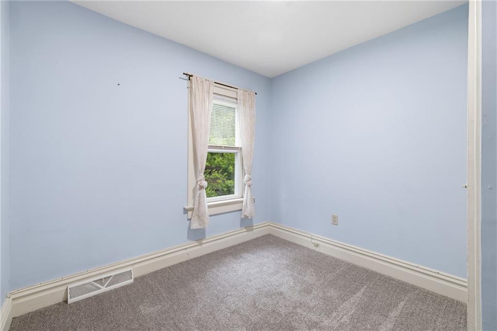 218 Cottage Street New Castle, PA 16101 - Photo 21 of 33