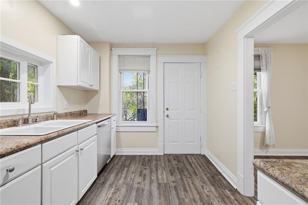 218 Cottage Street New Castle, PA 16101 - Photo 8 of 33