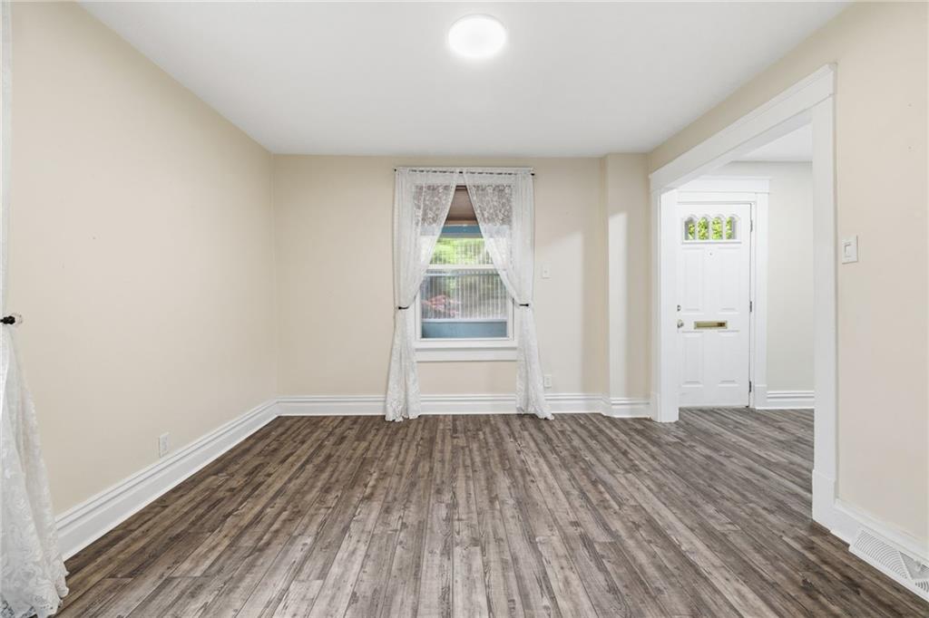 218 Cottage Street New Castle, PA 16101 - Photo 10 of 33