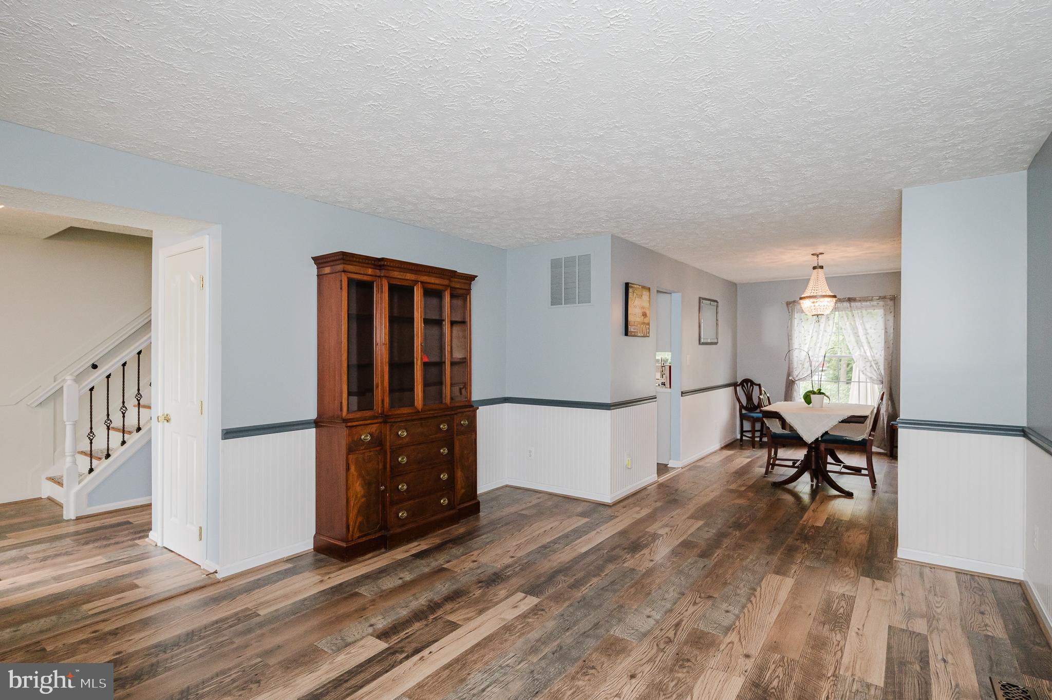 482 Manor Road Aberdeen, MD 21001 - Photo 6 of 67 Living Room