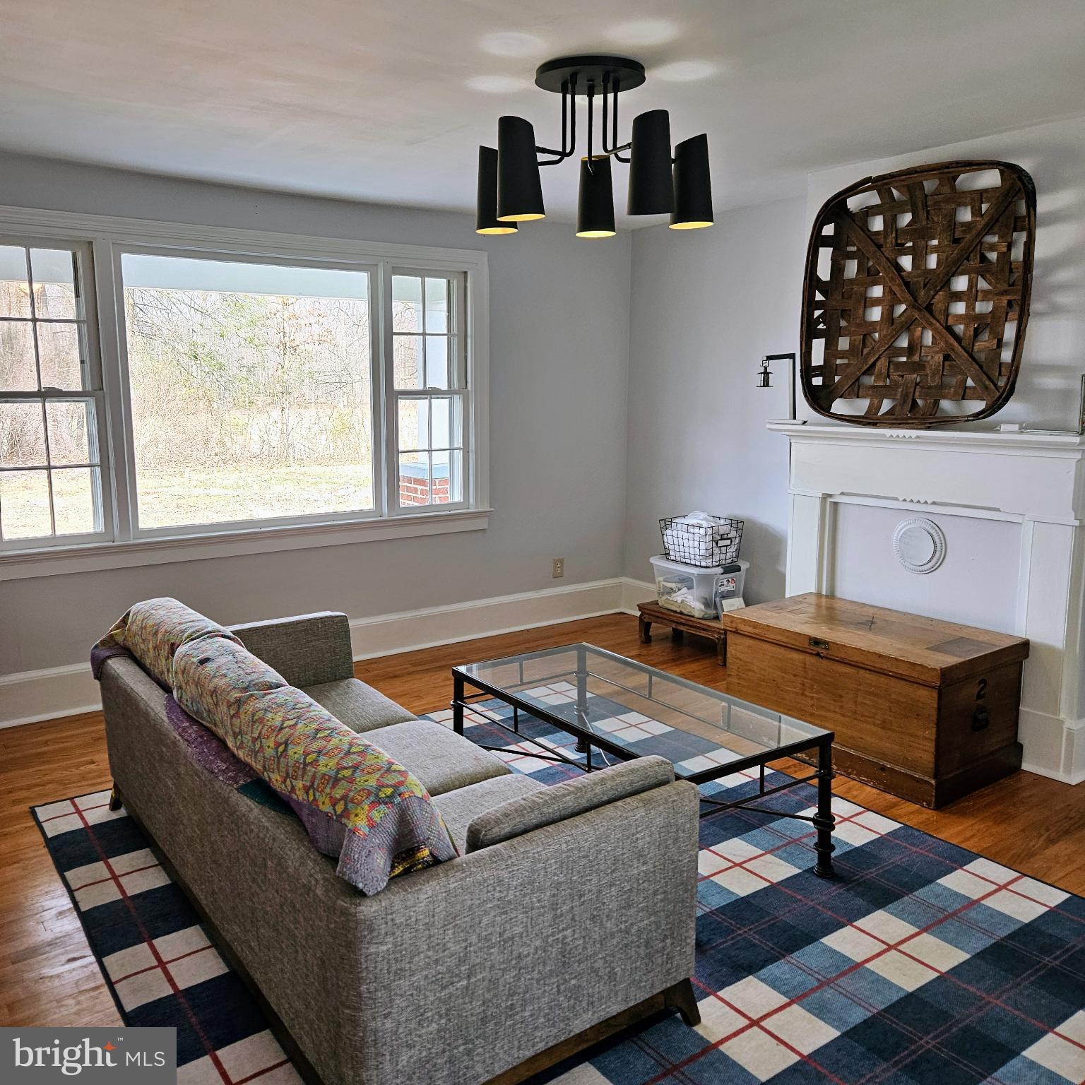 15660 Reva Road Reva, VA 22735 - Photo 19 of 40 a living room with furniture and a window