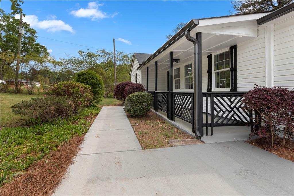 2014 Fence Road Dacula, GA 30019 - Photo 4 of 22