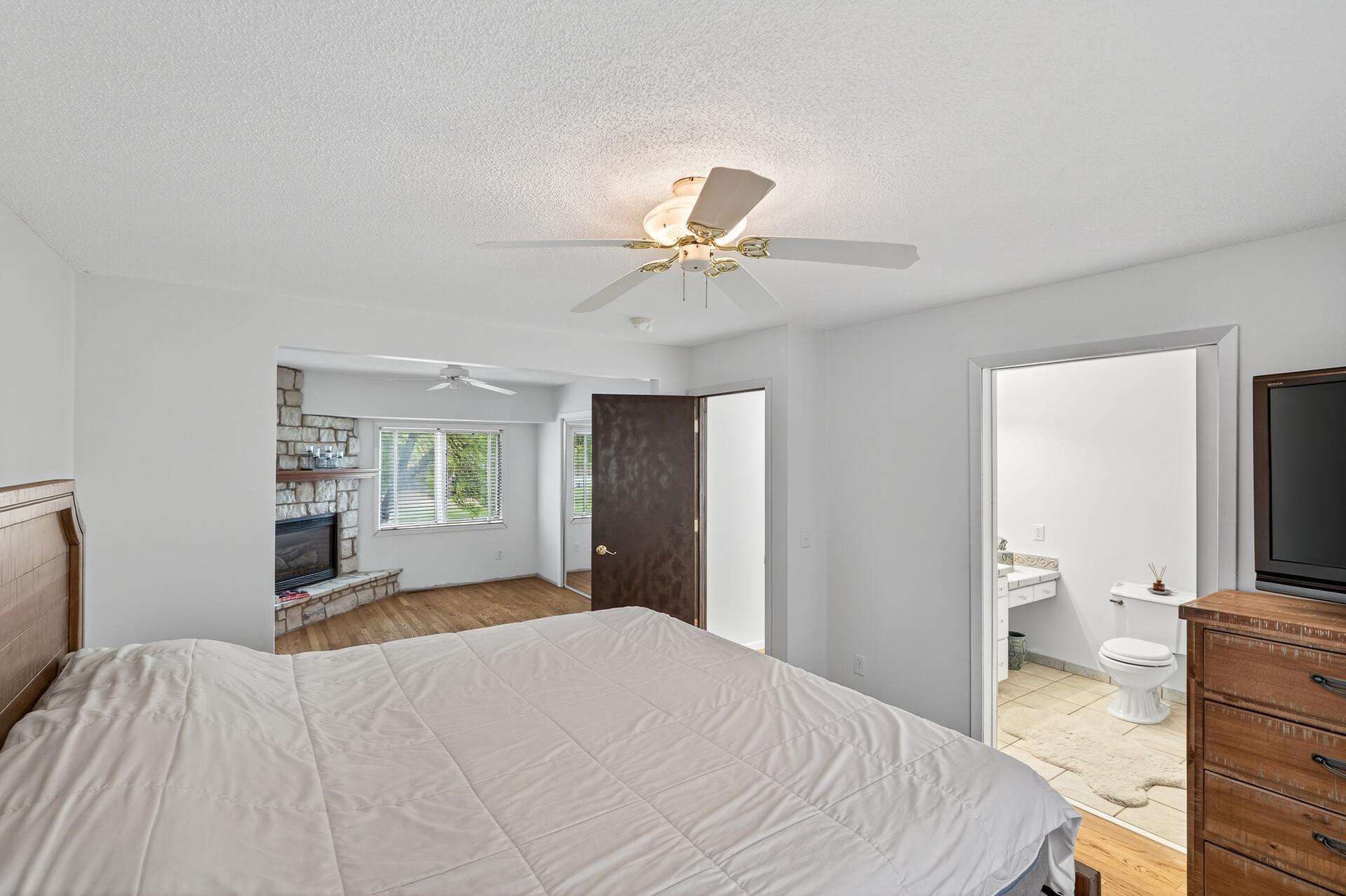 7182 Emerald Lane Eden Prairie, MN 55346 - Photo 12 of 38