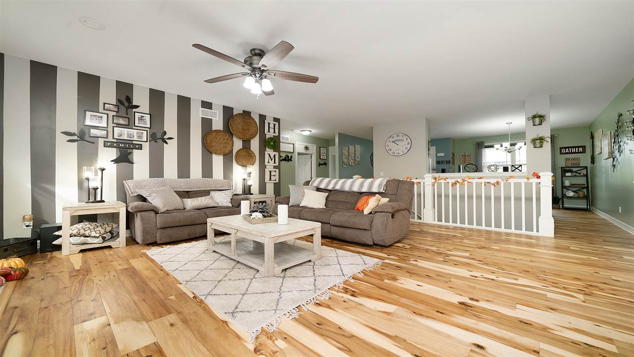 2525 Rogene Drive Oregon, IL 61061 - Photo 11 of 36 a living room with furniture