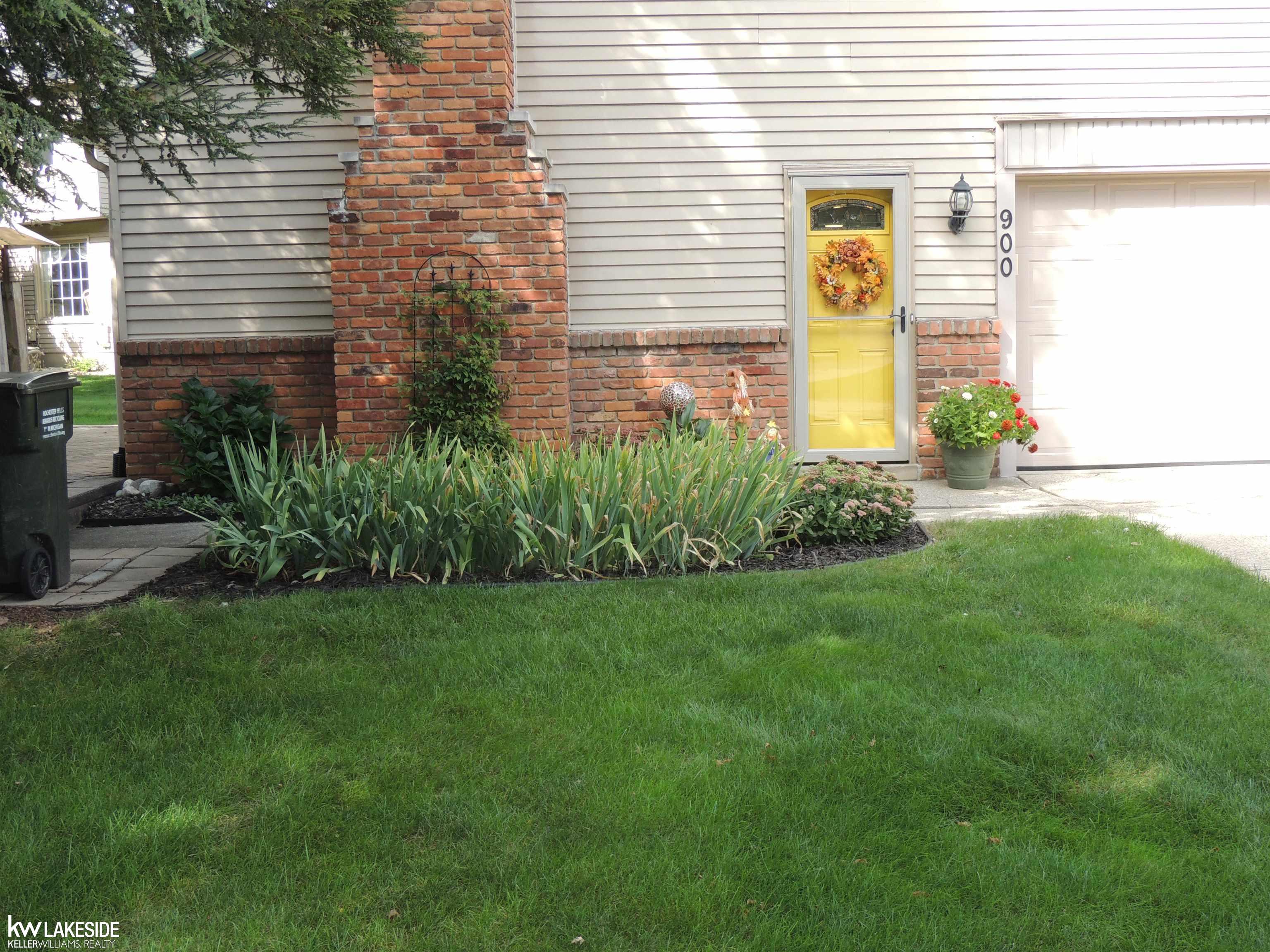 900 Ravine Terrace Drive Rochester, MI 48307 - Photo 5 of 66 50122149-4.JPG