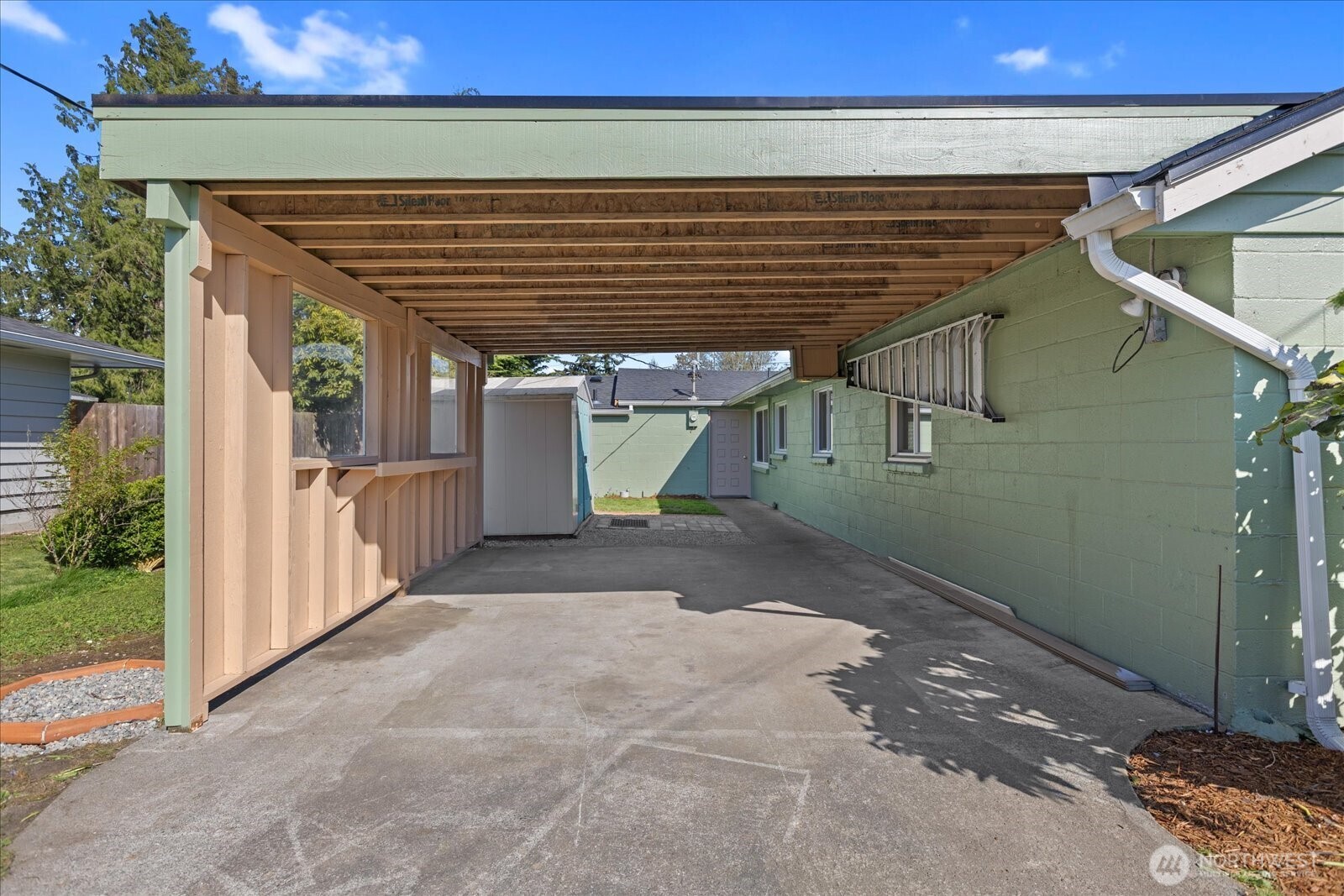 626 Legion Drive Everett, WA 98201 - Photo 11 of 38