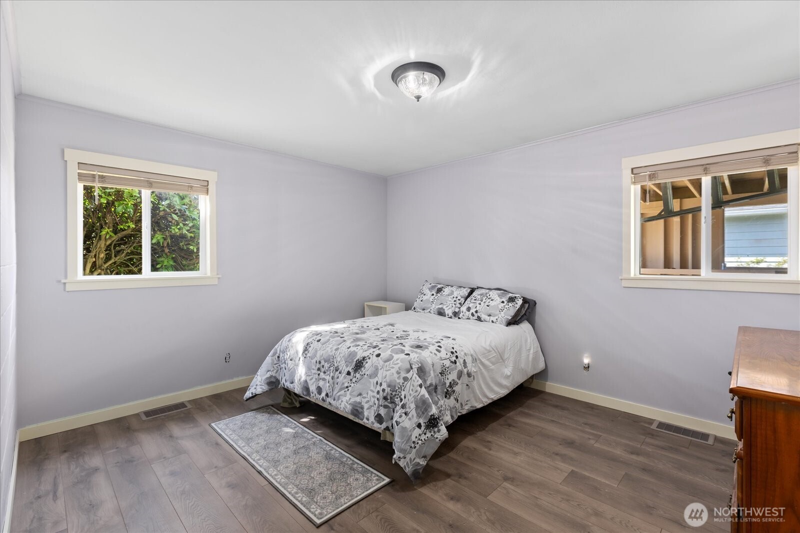 626 Legion Drive Everett, WA 98201 - Photo 25 of 38 a room with a bed and a window