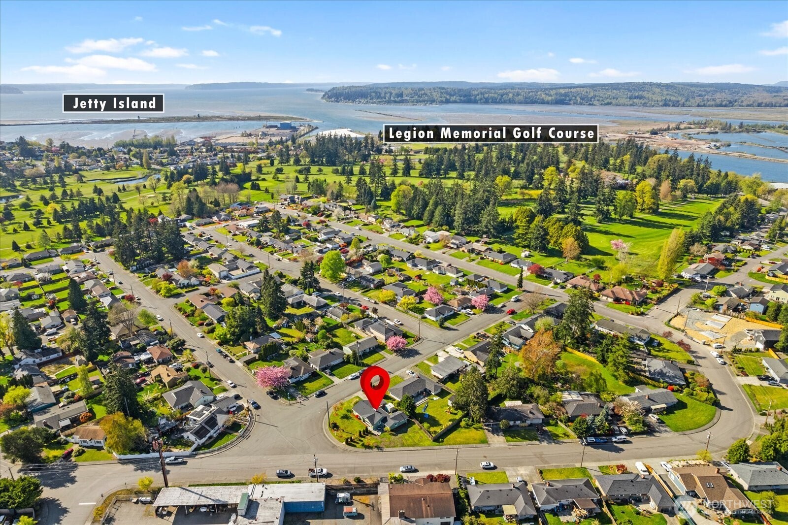 626 Legion Drive Everett, WA 98201 - Photo 34 of 38 a view of a bunch of flowers