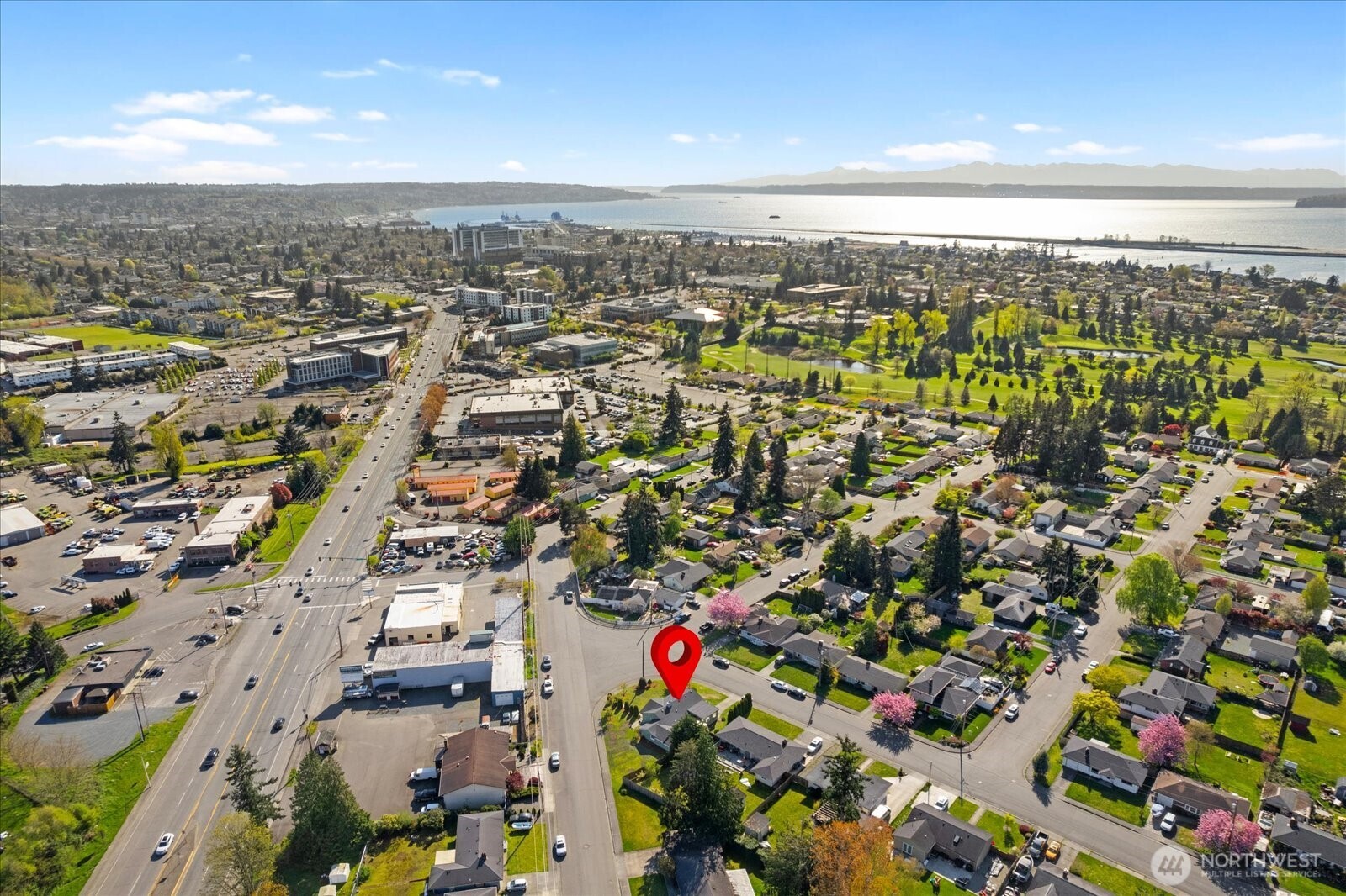 626 Legion Drive Everett, WA 98201 - Photo 37 of 38 an aerial view of a city