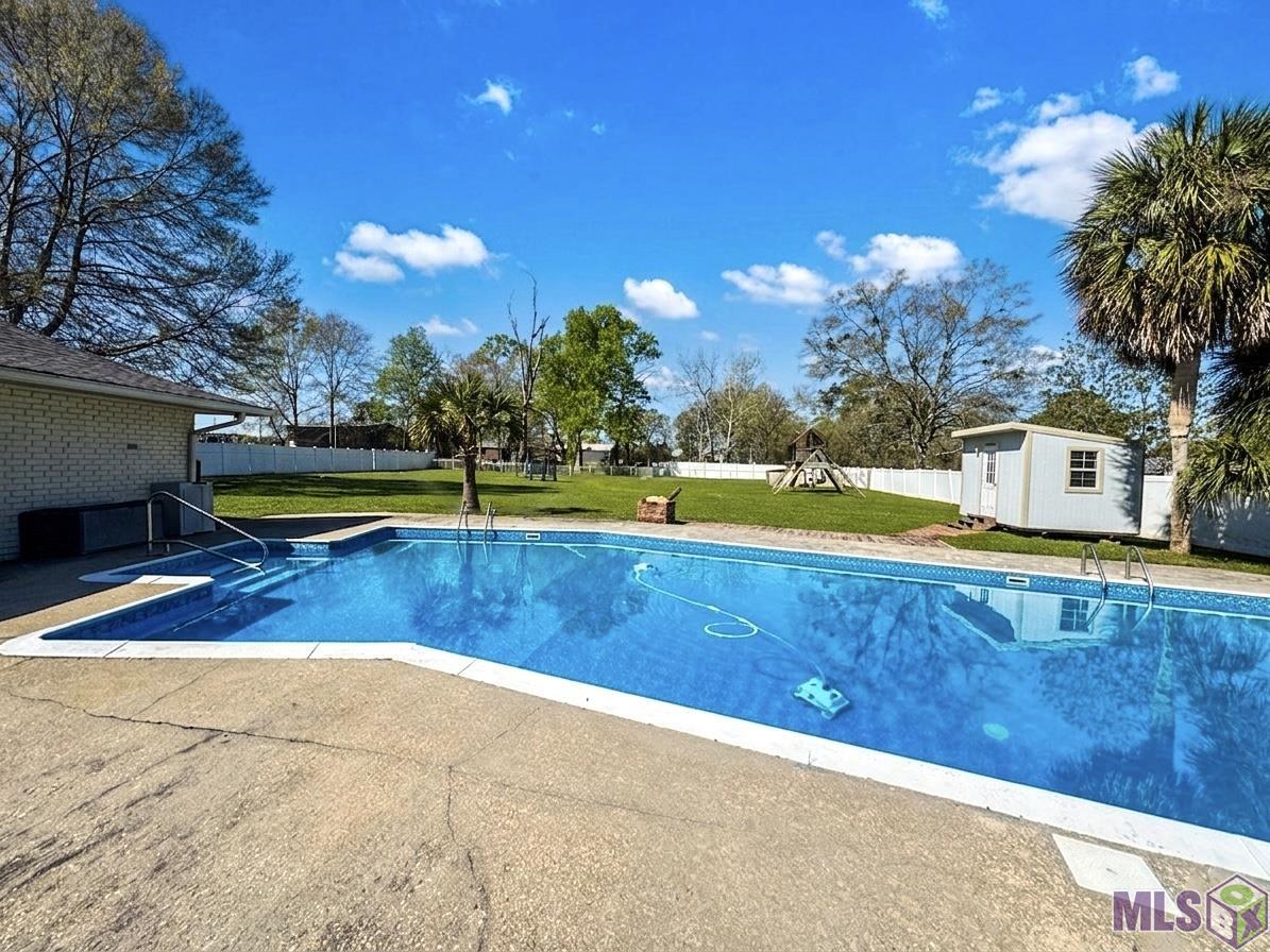 10517 Buxton Road St. Amant, LA 70774 - Photo 7 of 32