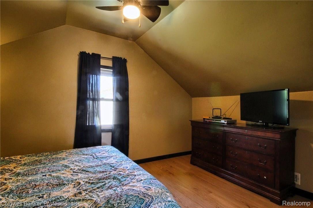 13701 Lenmoore Road Belleville, MI 48111 - Photo 16 of 28 Master_Bedroom.jpg