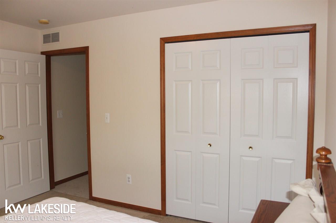 472 Newcastle Lane Romeo, MI 48065 - Photo 16 of 25 31390911-15.JPG