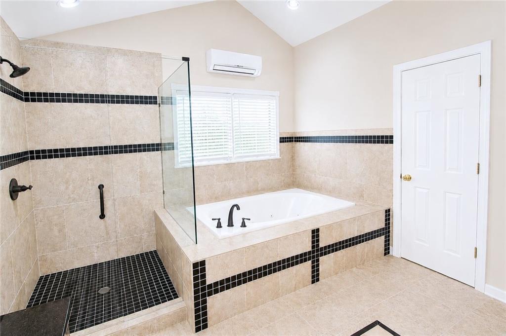 1464 Lakeview Road Grayson, GA 30017 - Photo 53 of 92