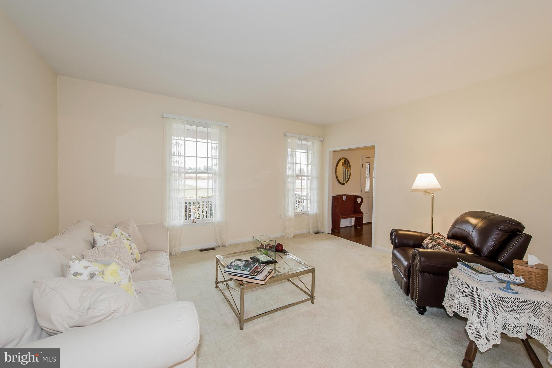 17262 Hardy Road Mount Airy, MD 21771 - Photo 8 of 30 Living Room