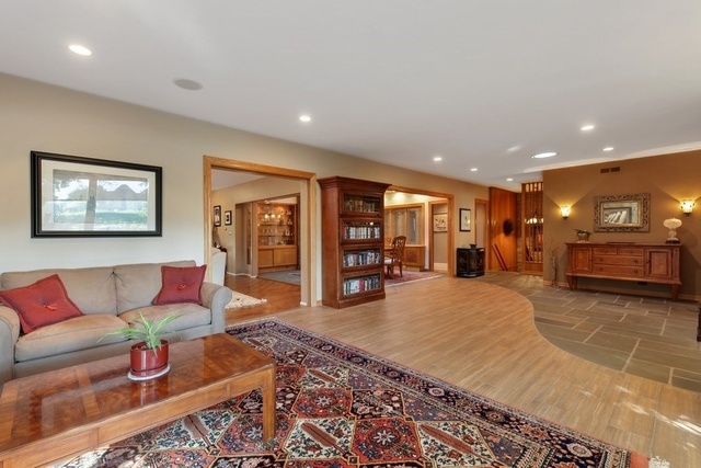 196 Sheridan Road Winnetka, IL 60093 - Photo 5 of 30
