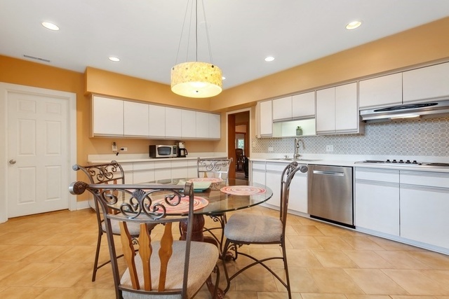 196 Sheridan Road Winnetka, IL 60093 - Photo 7 of 30