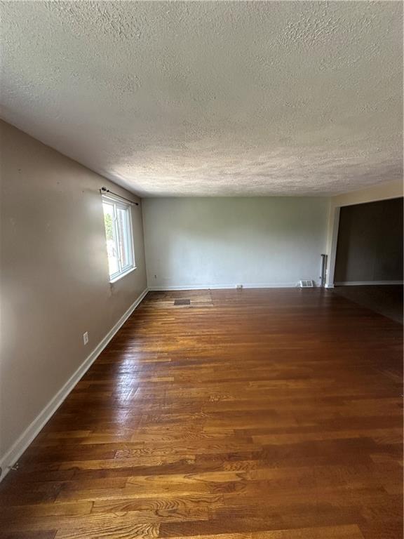 1811 Greentree Road Pittsburgh, PA 15220 - Photo 3 of 31