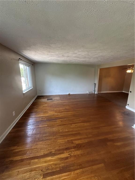 1811 Greentree Road Pittsburgh, PA 15220 - Photo 5 of 31