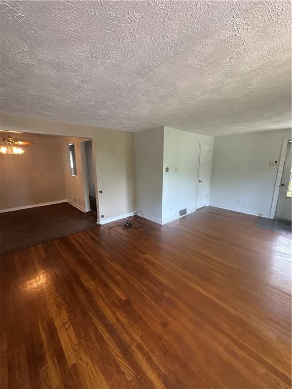 1811 Greentree Road Pittsburgh, PA 15220 - Photo 7 of 31