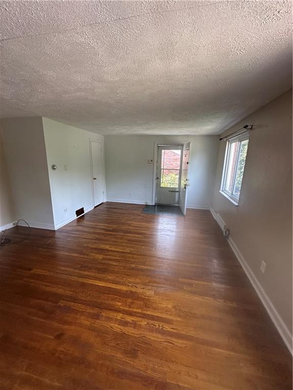 1811 Greentree Road Pittsburgh, PA 15220 - Photo 8 of 31