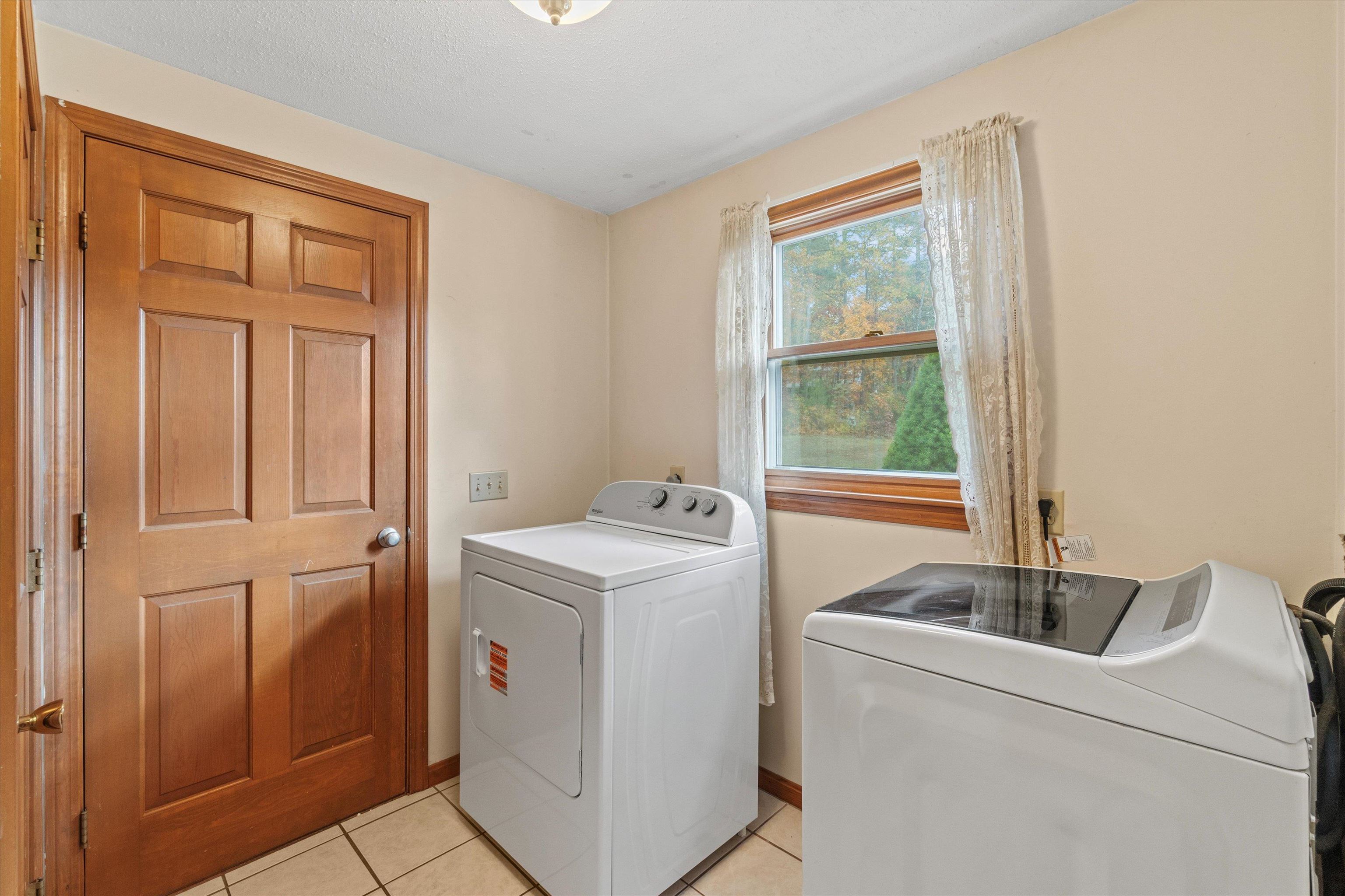 138 Castle Hill Road Windham, NH 03087 - Photo 39 of 60