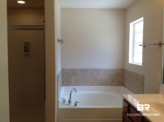 108 Durby Lane Foley, AL 36535 - Photo 32 of 45 Master bath