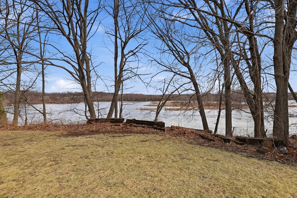 23 Sterling Street Chicopee, MA 01020 - Photo 23 of 32