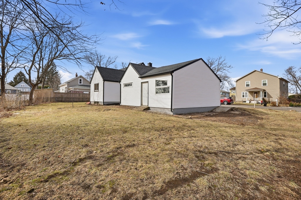 23 Sterling Street Chicopee, MA 01020 - Photo 25 of 32