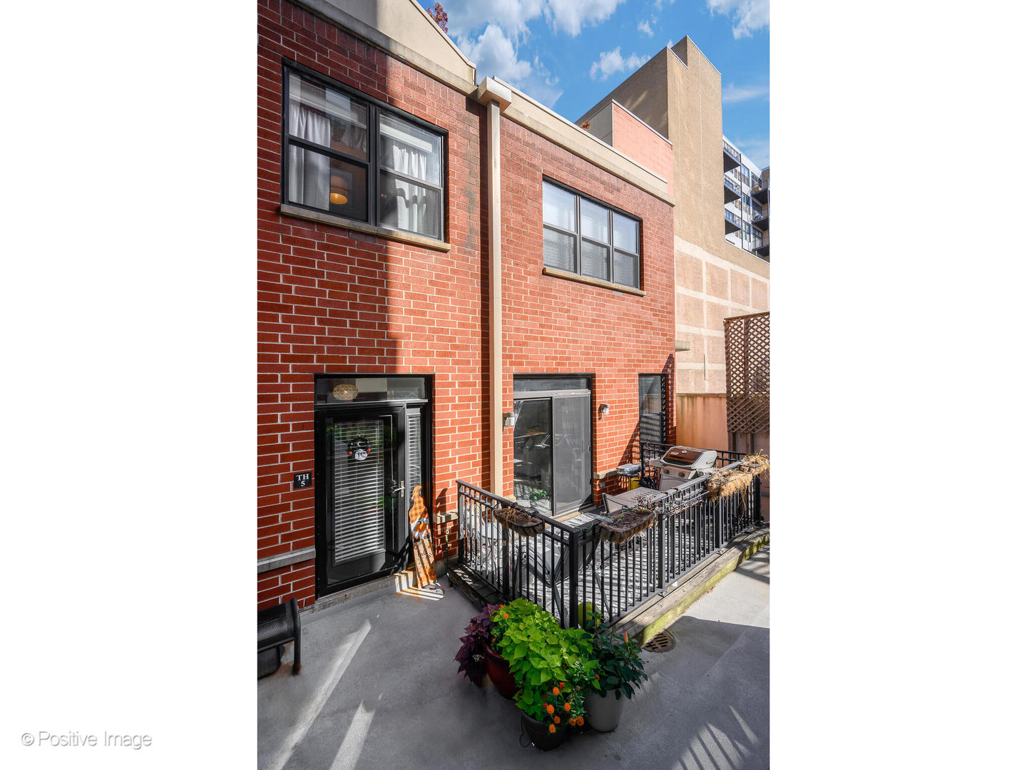 1529 South State Street, Unit TH5 Chicago, IL 60605 - Photo 2 of 22