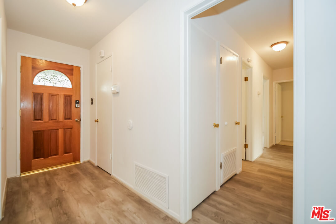 4152 Cochran Street Simi Valley, CA 93063 - Photo 8 of 27 Gallery Image 8