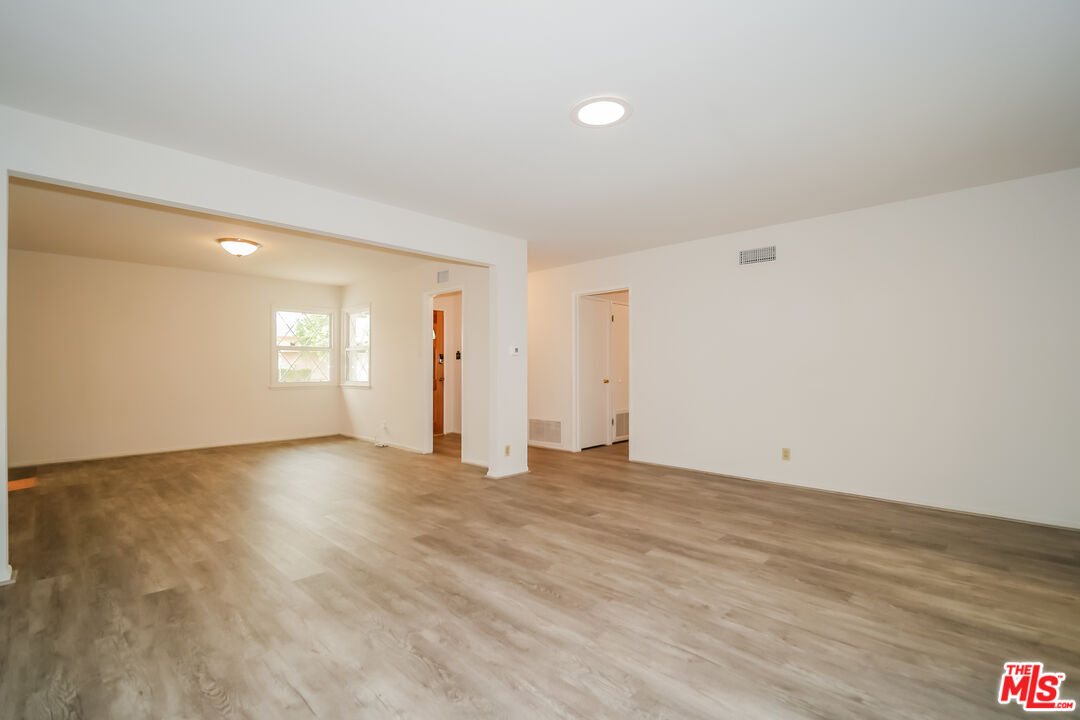 4152 Cochran Street Simi Valley, CA 93063 - Photo 9 of 27 Gallery Image 9