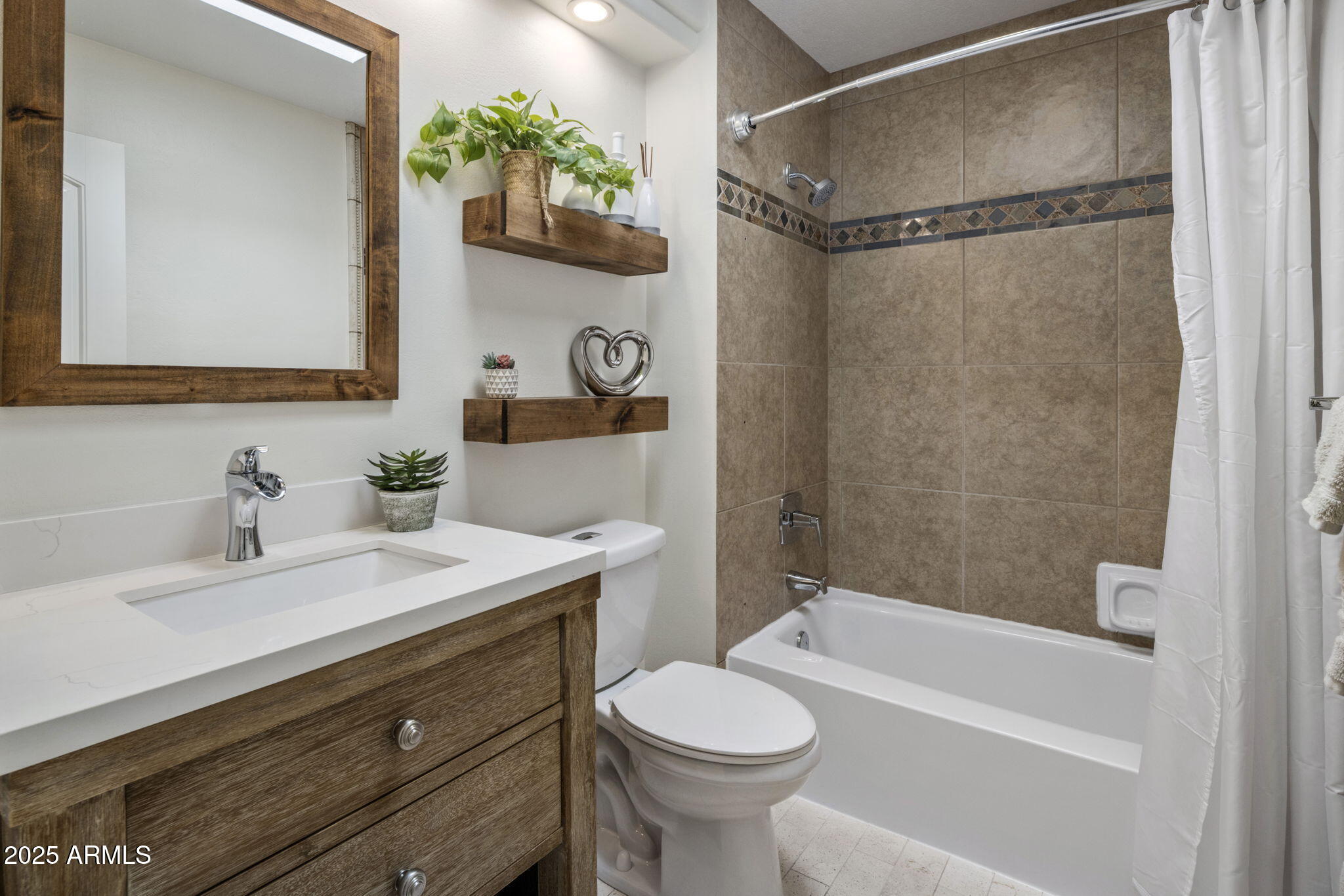 4037 East Bloomfield Road Phoenix, AZ 85032 - Photo 15 of 40 Guest Bath