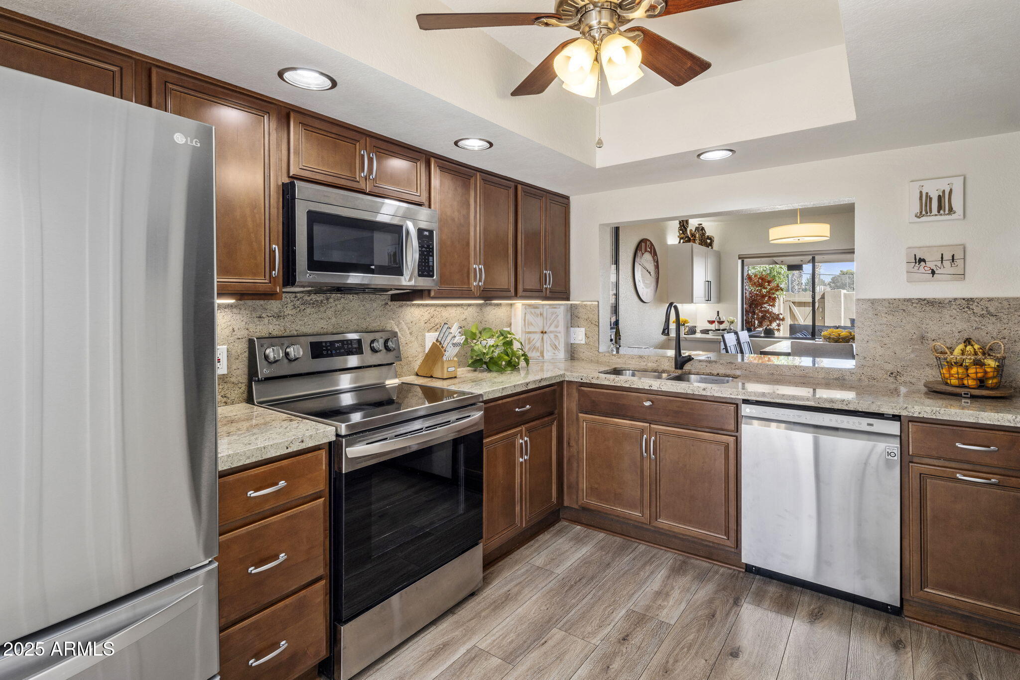 4037 East Bloomfield Road Phoenix, AZ 85032 - Photo 4 of 40 Kitchen