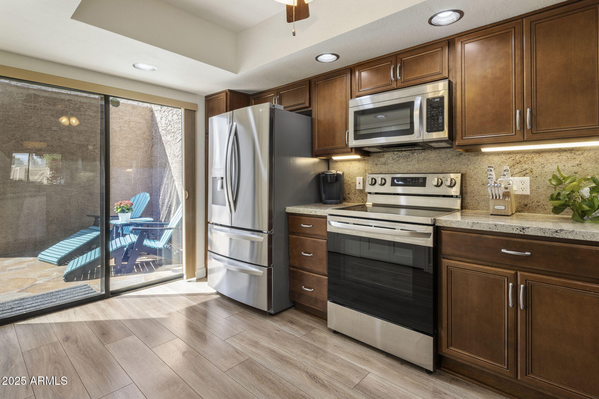 4037 East Bloomfield Road Phoenix, AZ 85032 - Photo 9 of 40 Kitchen