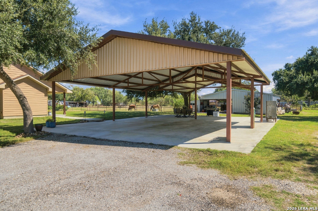 3690 Rakowitz Road Adkins, TX 78101 - Photo 6 of 36 Gallery Image 6
