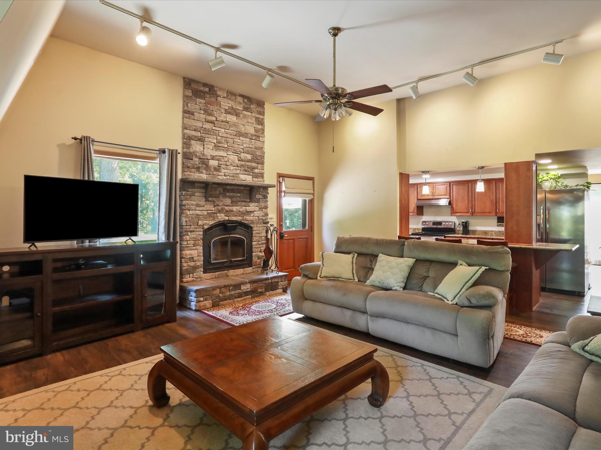 10572 Shenandoah Path Catlett, VA 20119 - Photo 13 of 74 living room