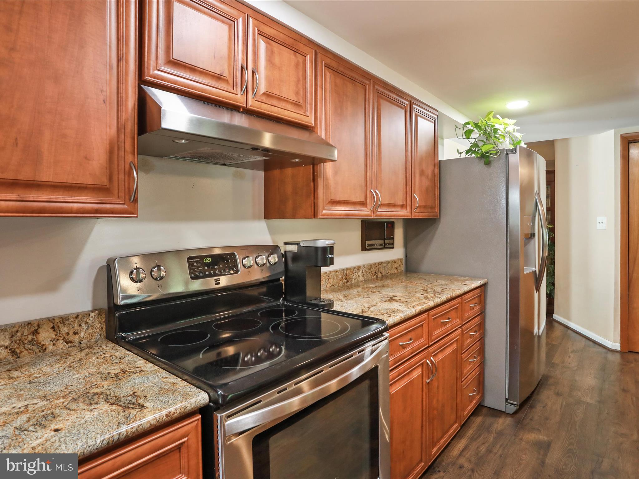 10572 Shenandoah Path Catlett, VA 20119 - Photo 18 of 74 boasting matching stainless steel appliances