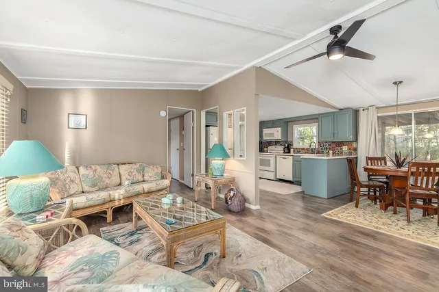 $300,000 | 33381 Central Avenue, Frankford, DE 19945