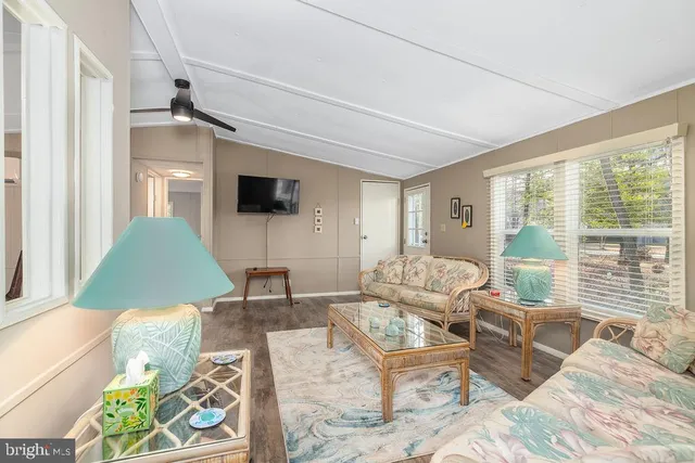 $300,000 | 33381 Central Avenue, Frankford, DE 19945