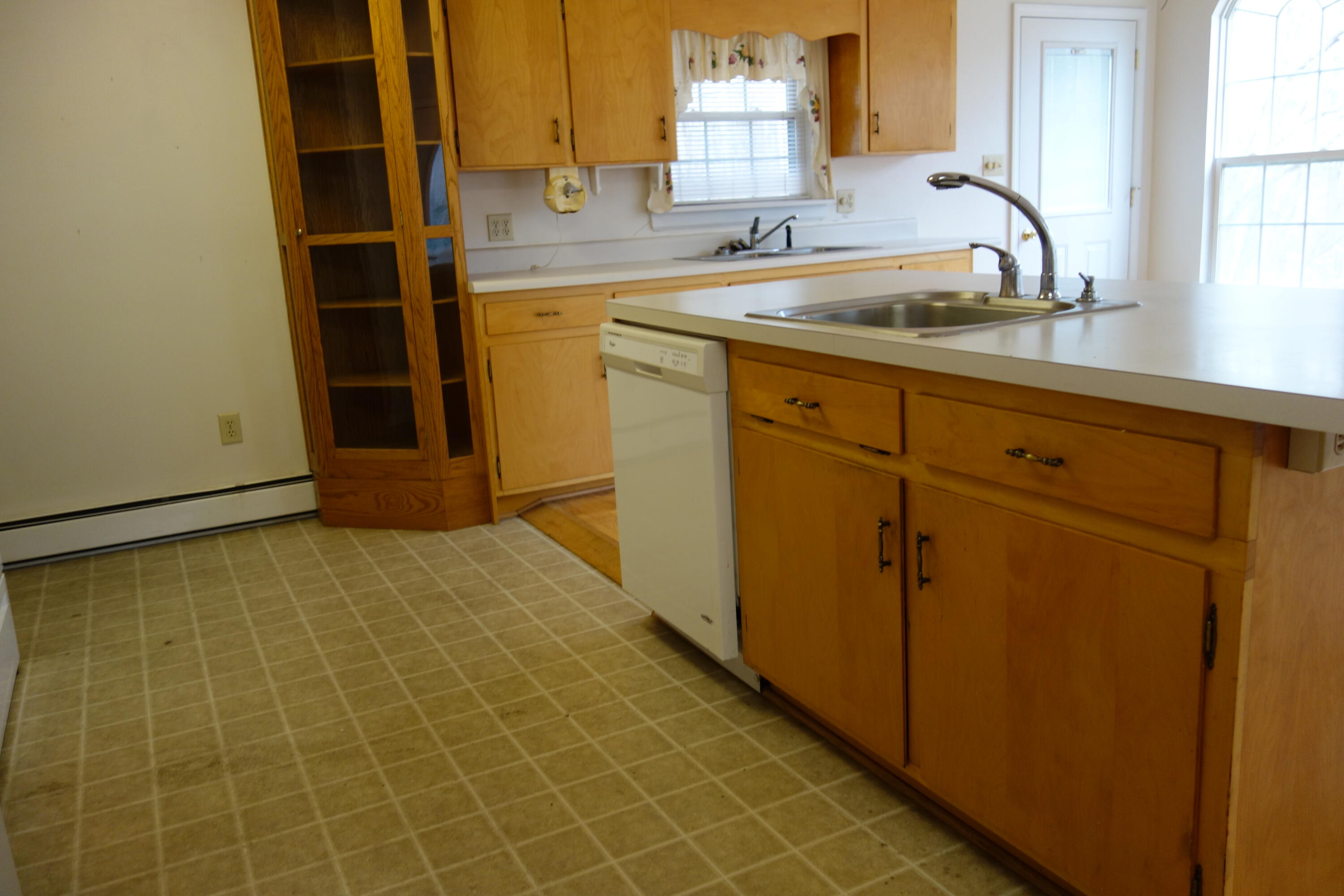 2786 Rutrough Road Southeast Roanoke, VA 24014 - Photo 12 of 42 DSC00888