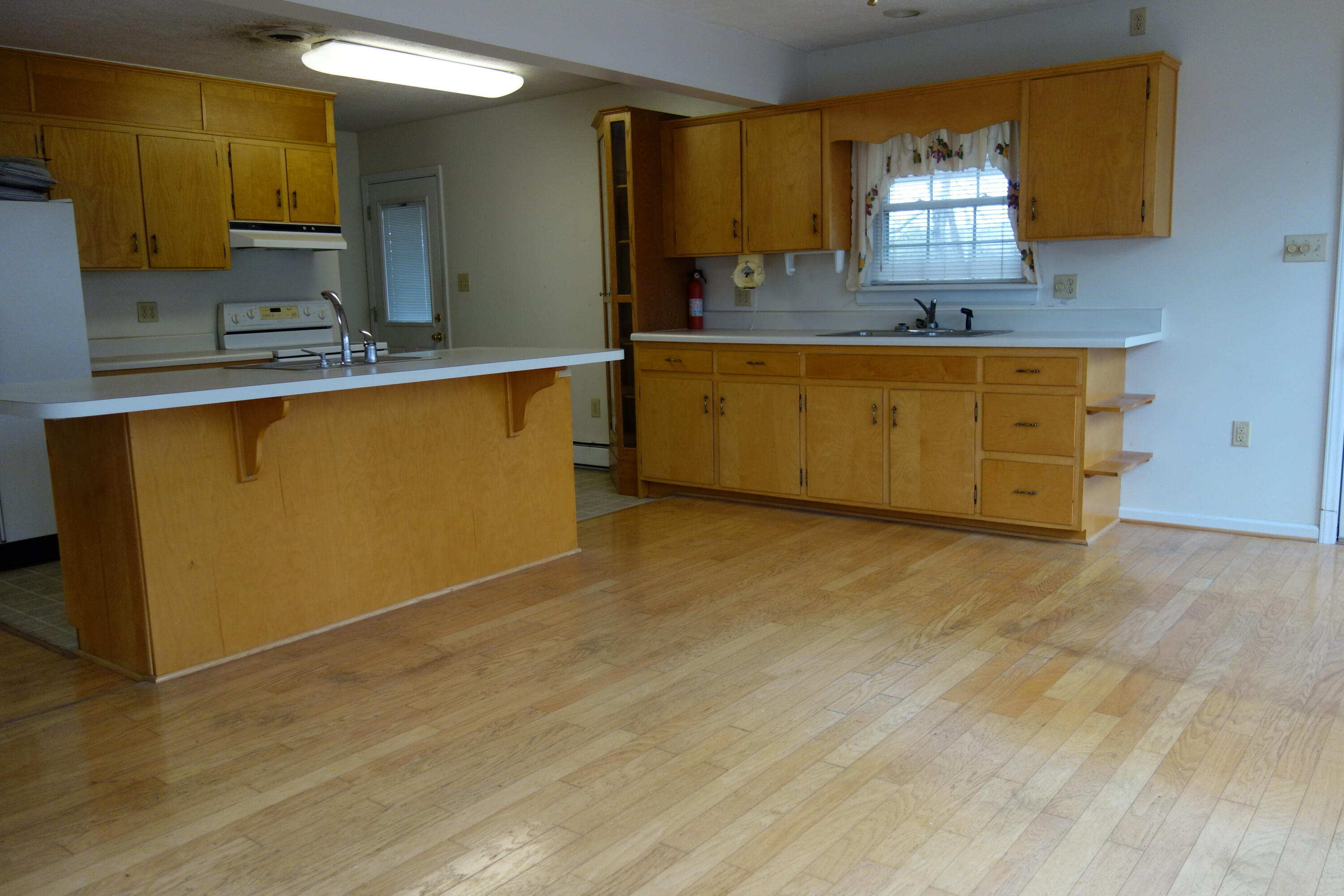 2786 Rutrough Road Southeast Roanoke, VA 24014 - Photo 13 of 42 DSC00889